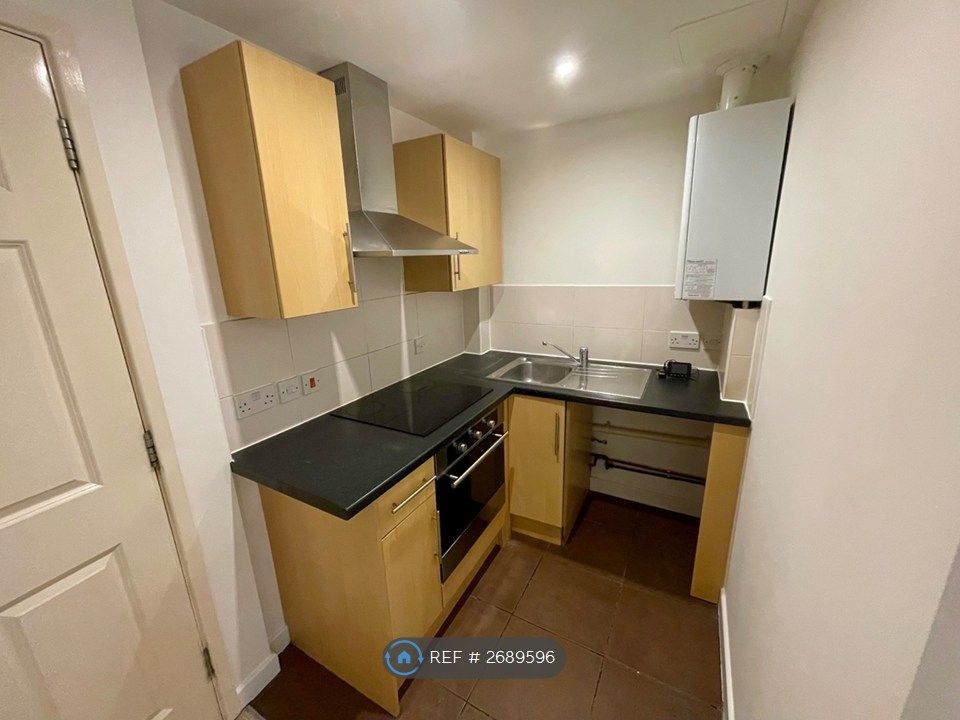 Property photo 2 of 8 Kitchen