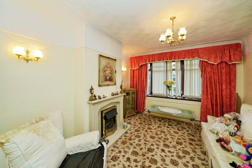 Property photo 2 of 17