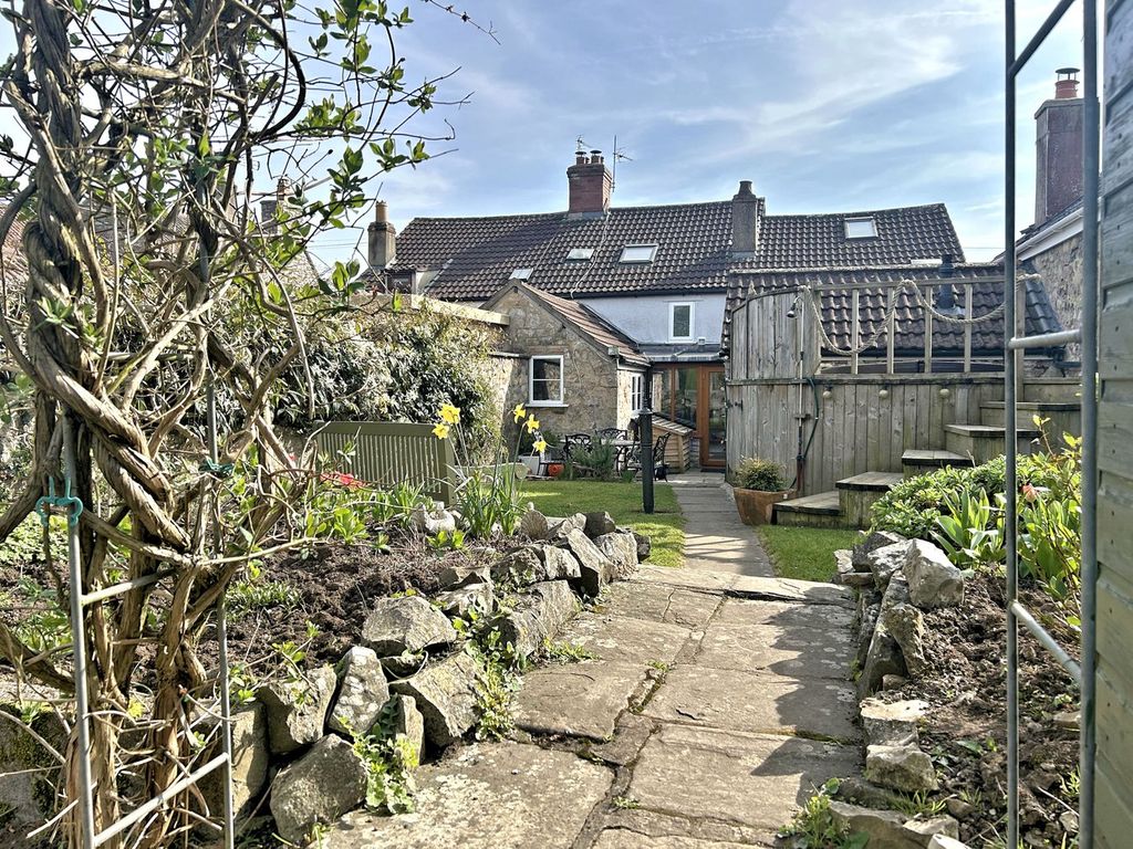 Property photo 1 of 25