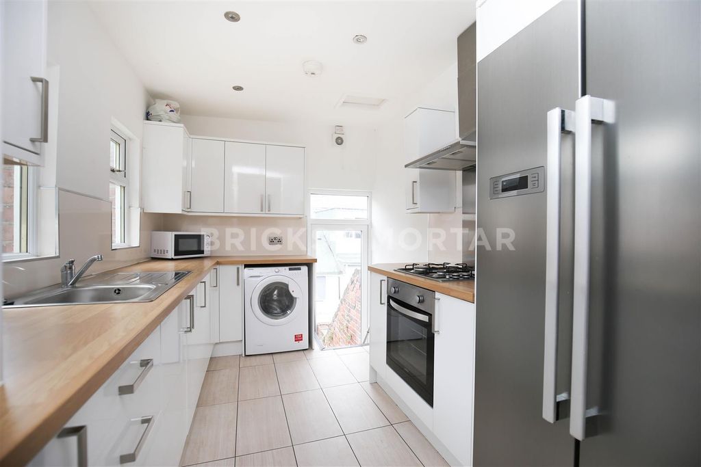 Property photo 2 of 11 Iyyrbcpggs6Hfo5Qpqm78A2Dur8.Jpg