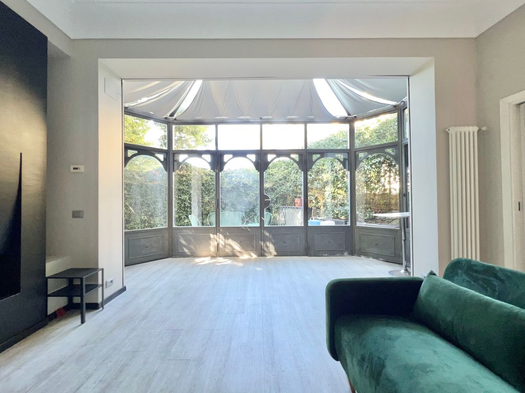 Property photo 2 of 44