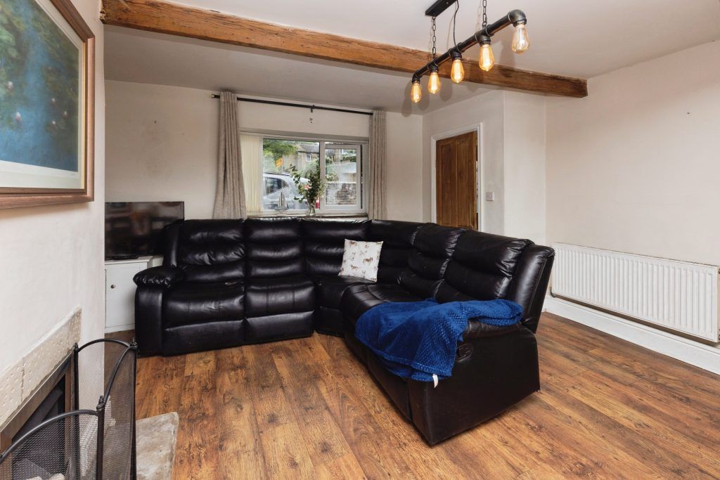 Property photo 2 of 8
