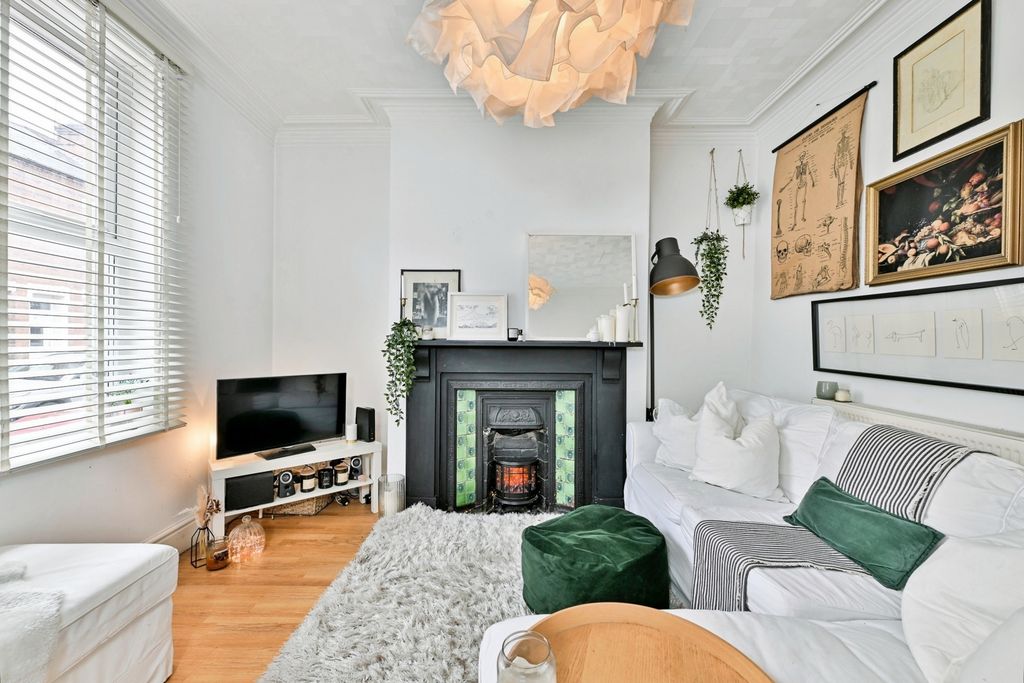 Property photo 3 of 17 Pbox-Img.Jpg