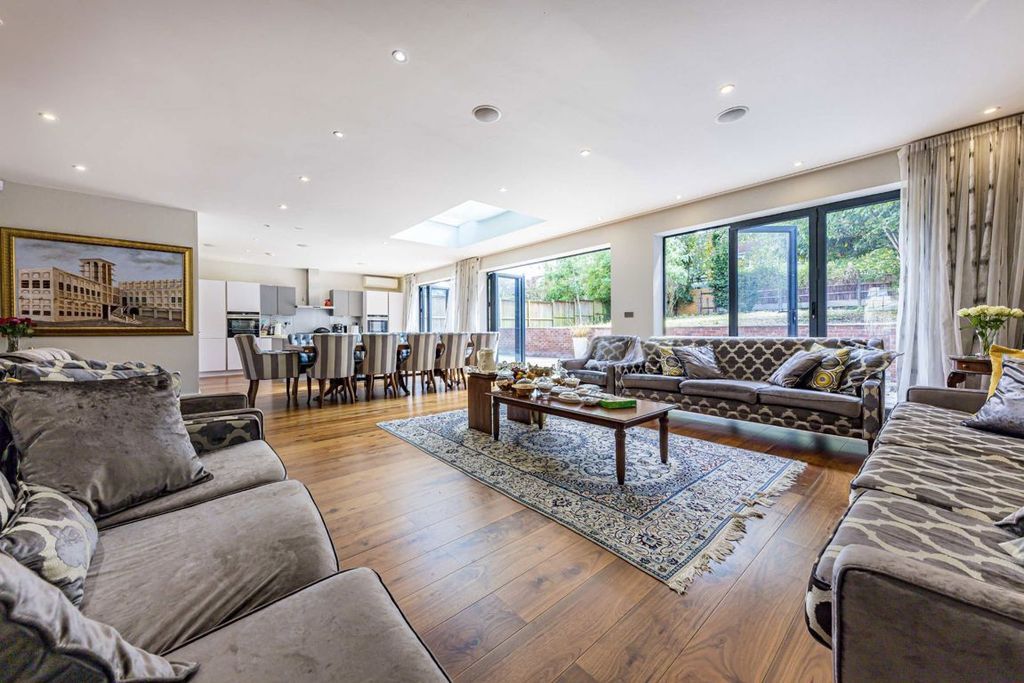 Property photo 2 of 16