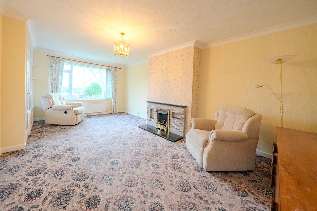 Property photo 2 of 22 Picture No. 21