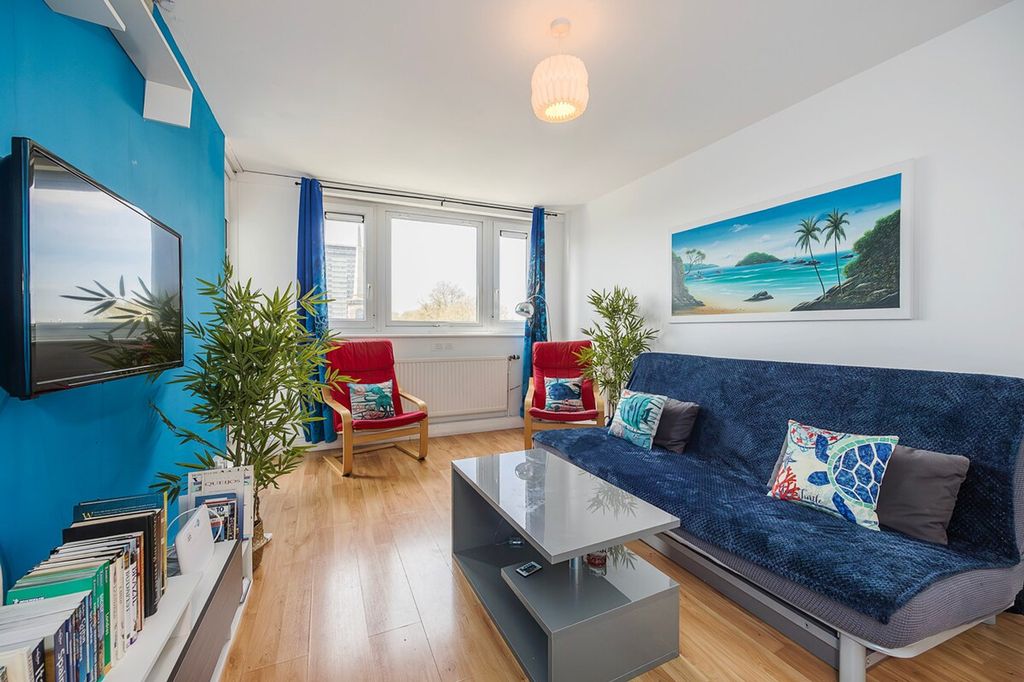 Property photo 1 of 31 Living Room