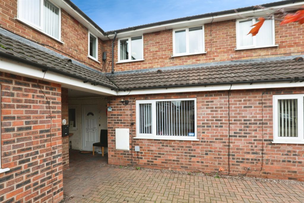 Property photo 2 of 17