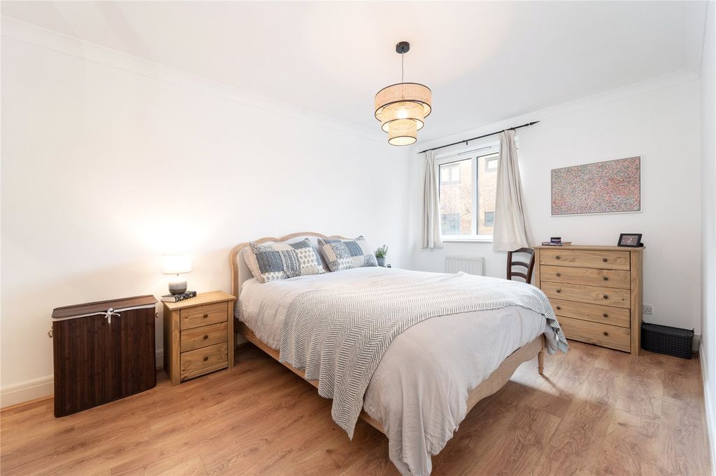 Property photo 3 of 16 Picture No. 11