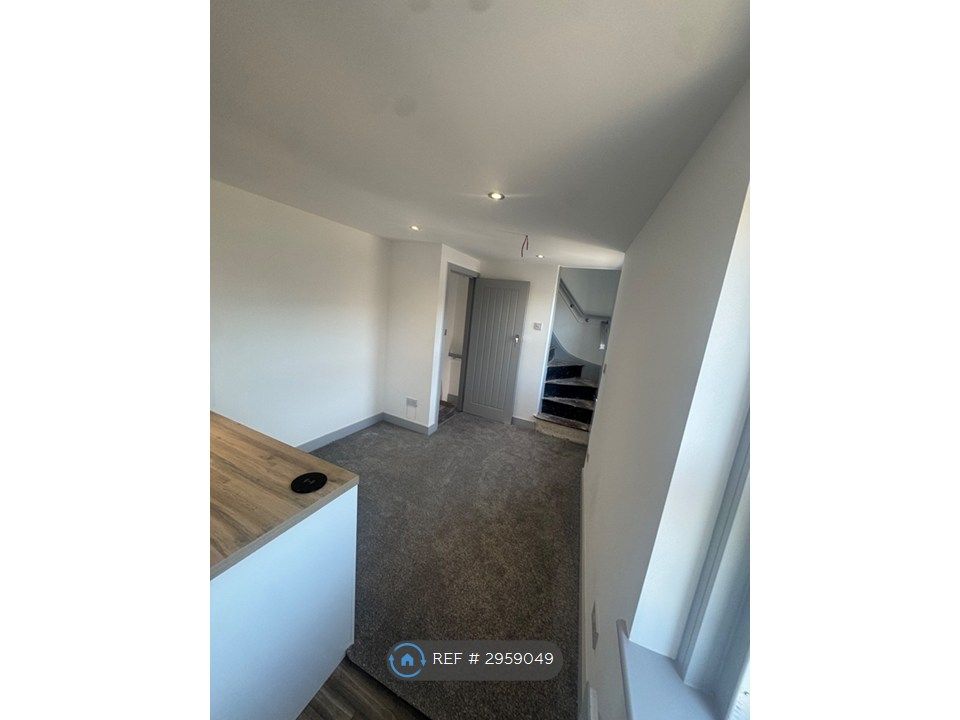 Property photo 3 of 24