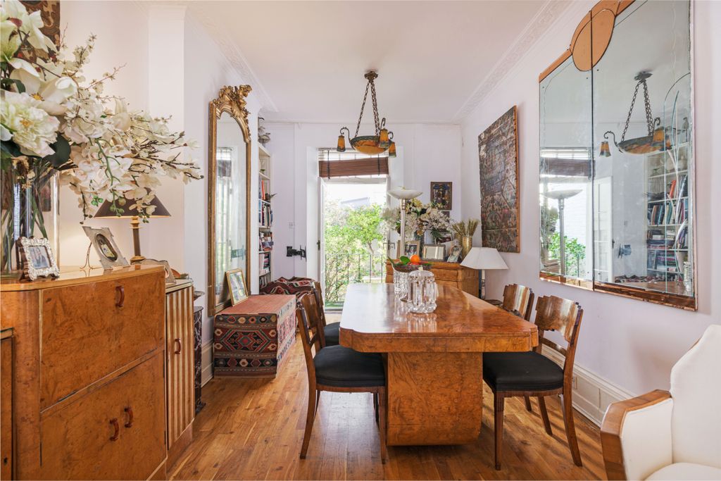 Property photo 3 of 9 38 Montpelier St Rec 3