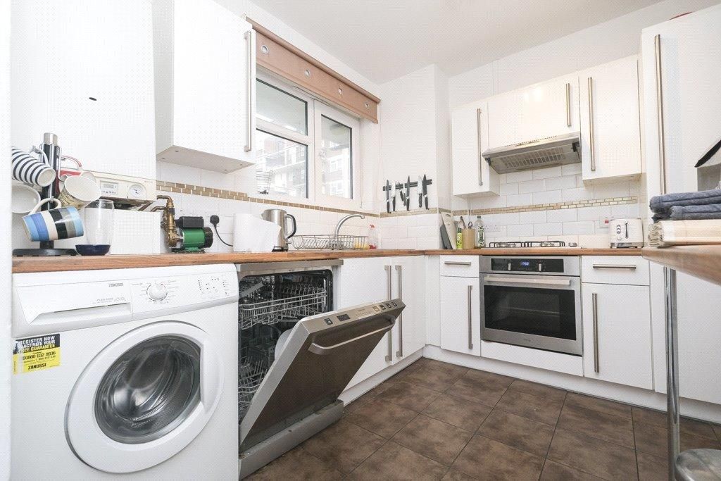 Property photo 3 of 12 Kitchen