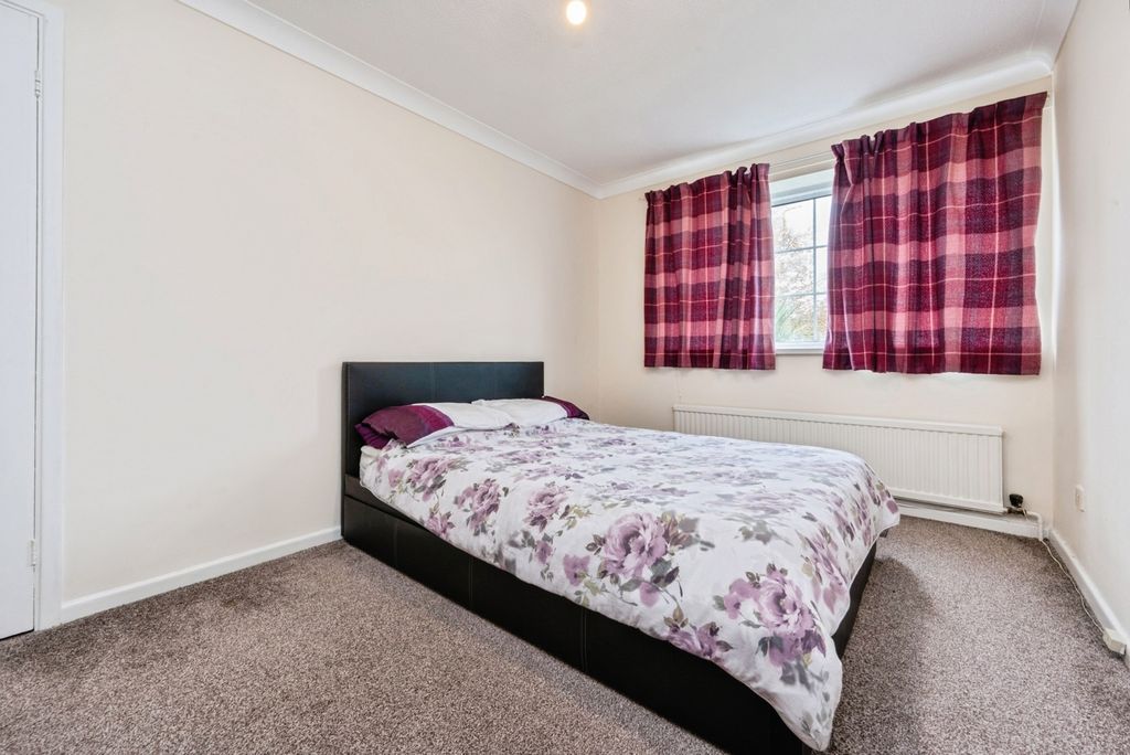 Property photo 3 of 17 Photo