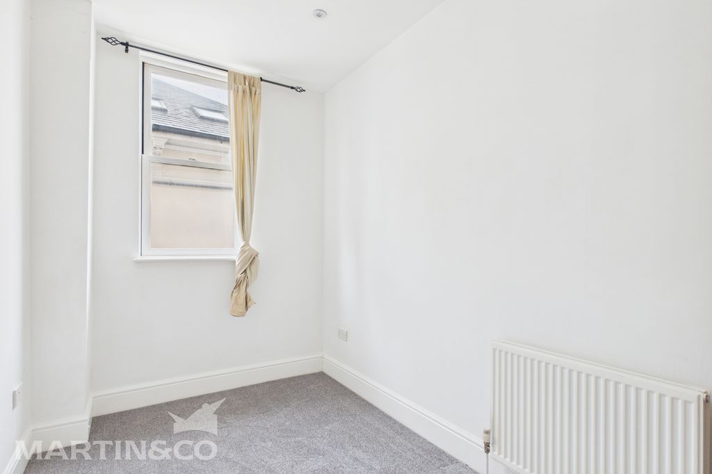 Property photo 3 of 8 Cam01953G0-Pr0129-Still001