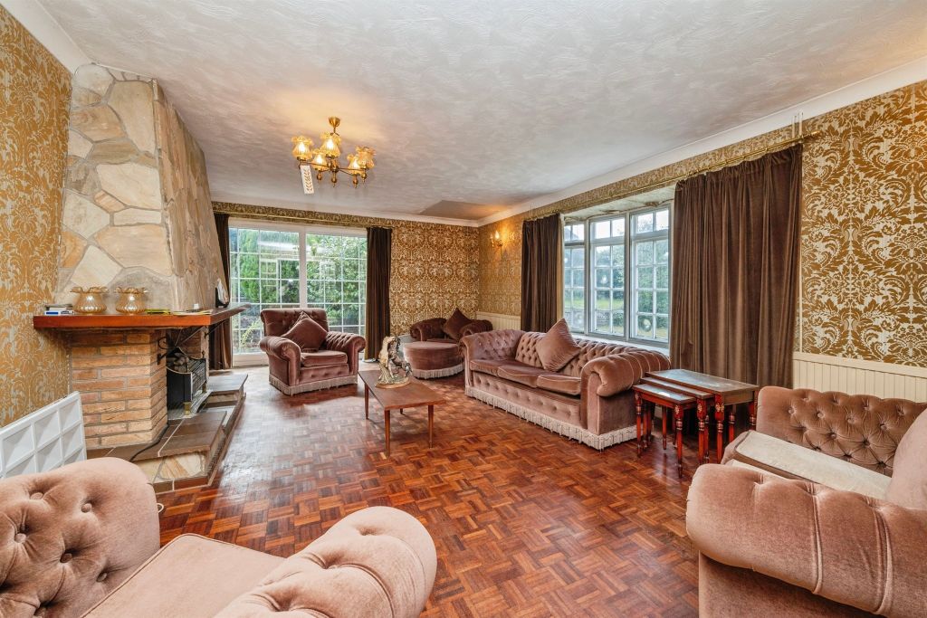 Property photo 2 of 17