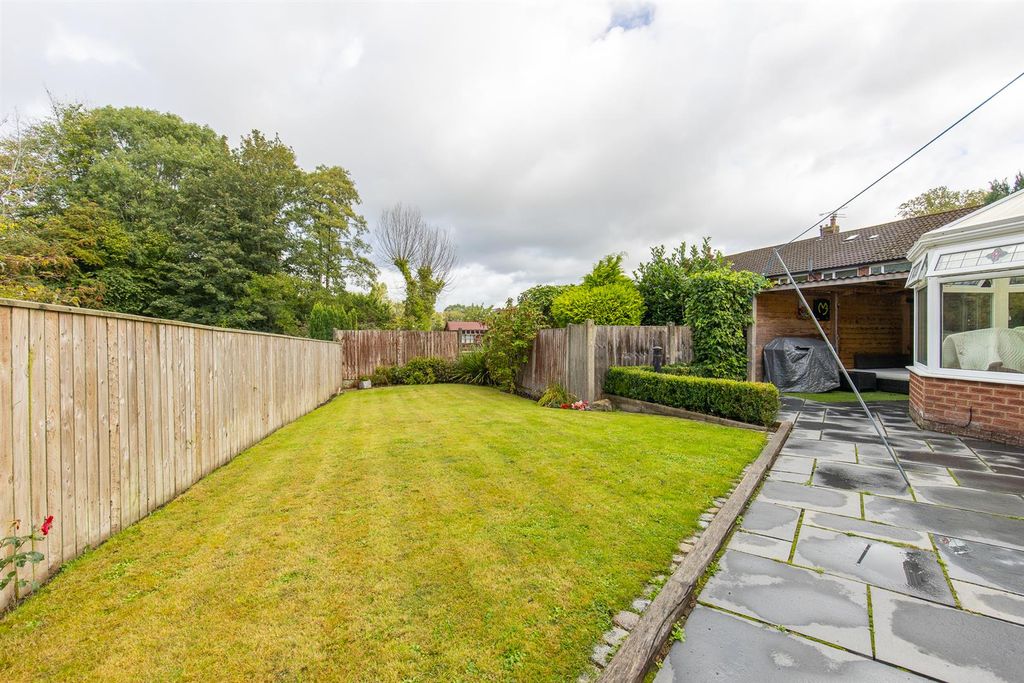 Property photo 2 of 19 Garden