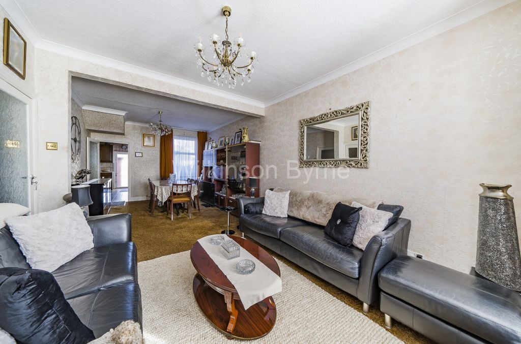 Property photo 2 of 12 47F1d78F-Dbb4-49dc-A5Ed-Ffbe198d4Aa5