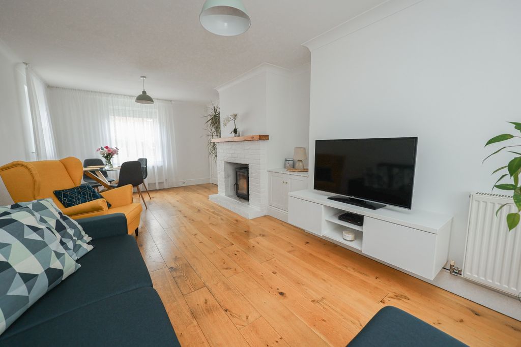 Property photo 2 of 34 4343371