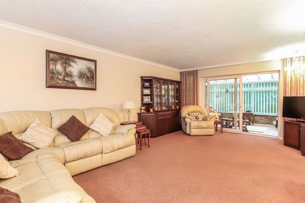 Property photo 2 of 19