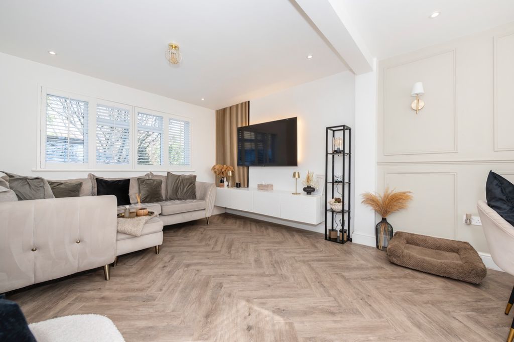 Property photo 2 of 26 4883242