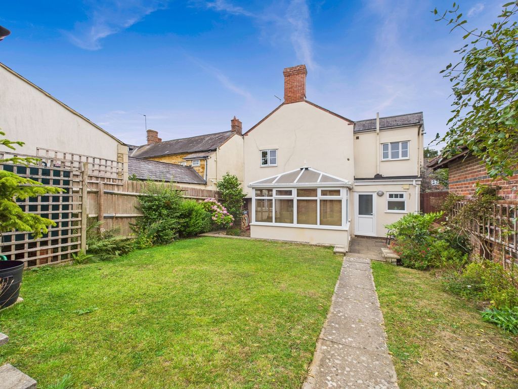 Property photo 2 of 32