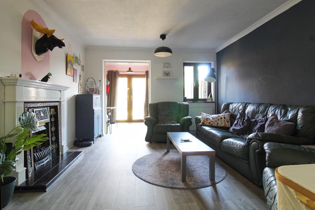 Property photo 3 of 10 Img_2421_Inpixio.Jpg