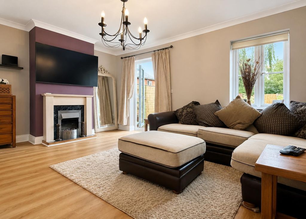 Property photo 3 of 21 3F557D4B-E6D0-415A-86D9-613D37A9D8F5.Png
