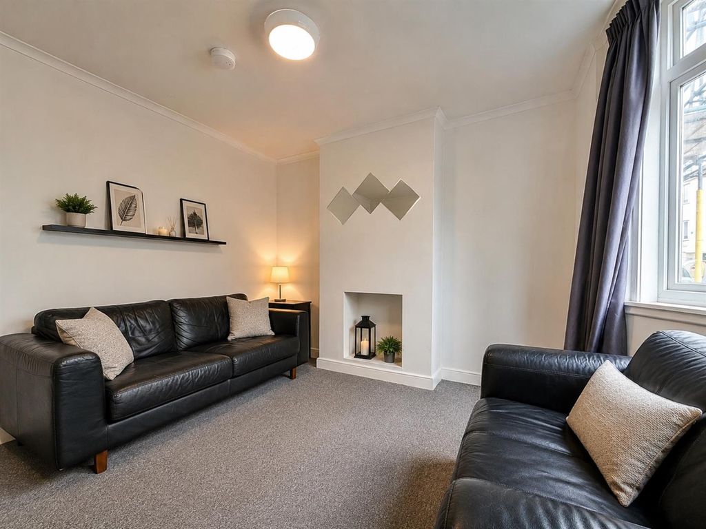 Property photo 3 of 12 Living Room