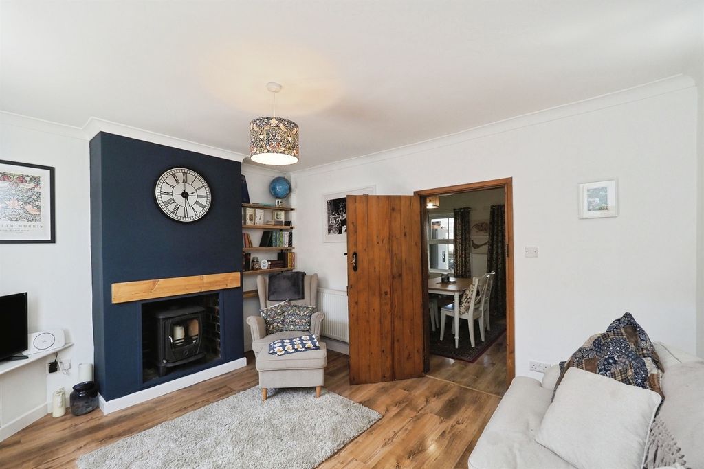 Property photo 2 of 17