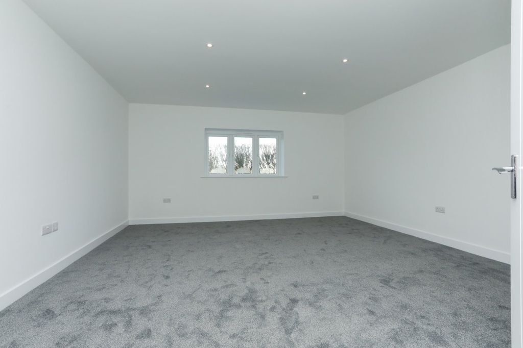 Property photo 3 of 20 Picture 3