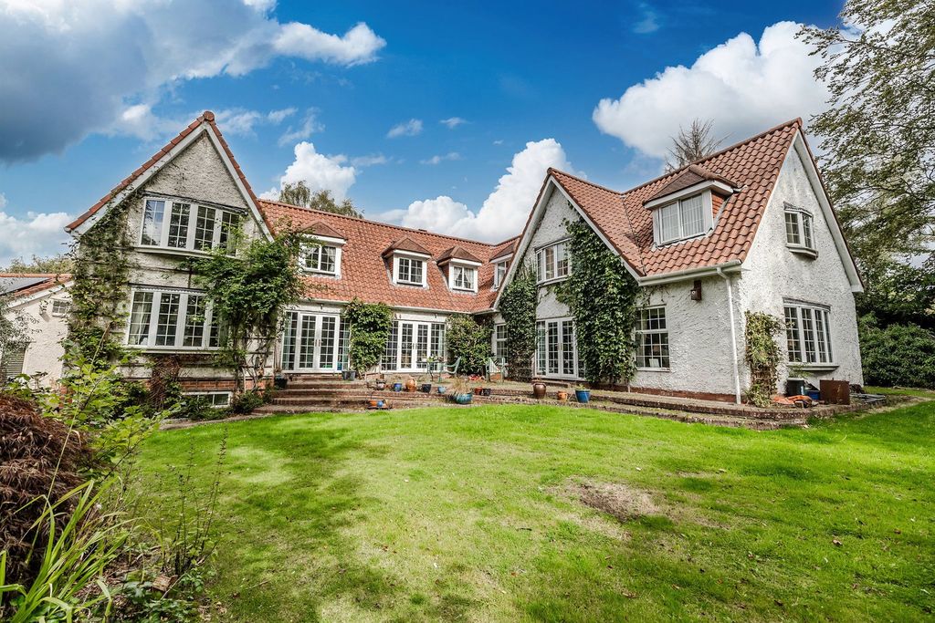 Property photo 1 of 33