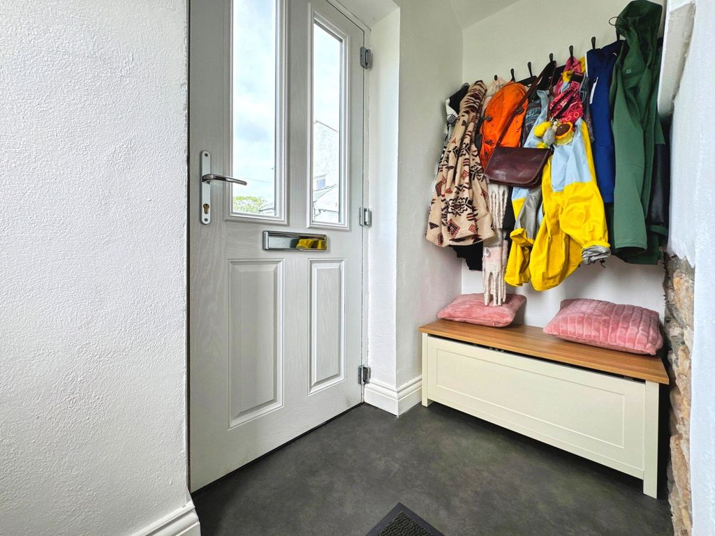 Property photo 3 of 34