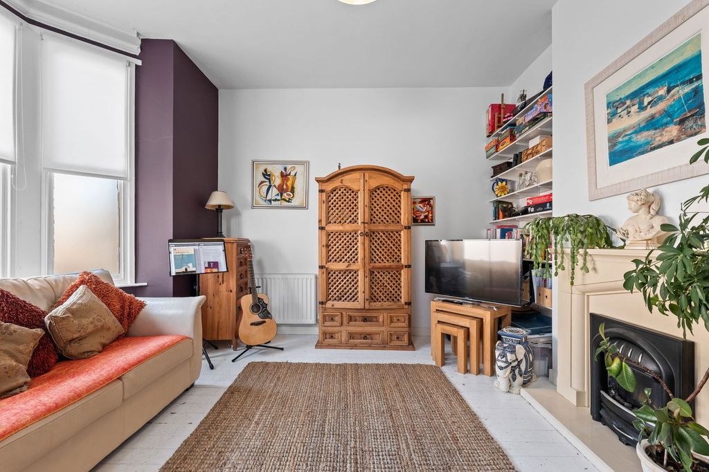 Property photo 3 of 13