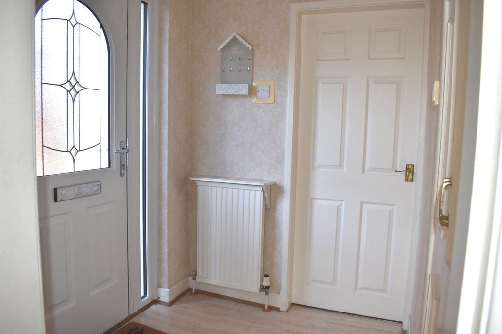 Property photo 3 of 24