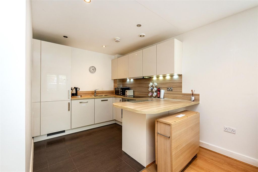 Property photo 2 of 11 Kitchen