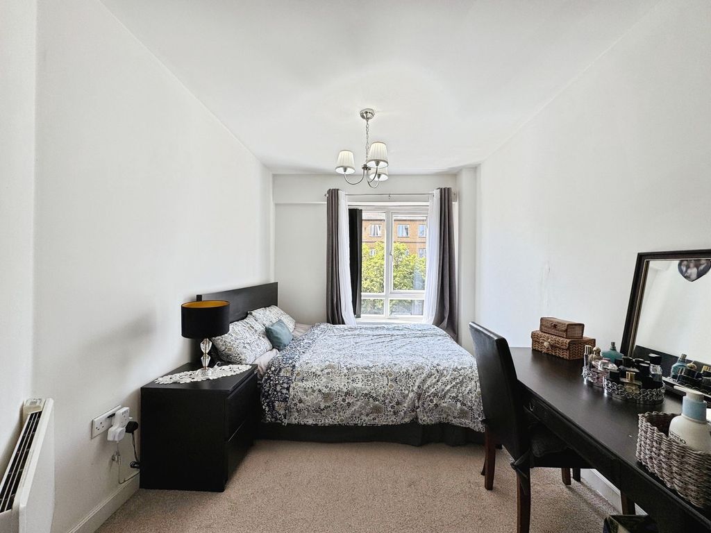 Property photo 3 of 17 Bedroom