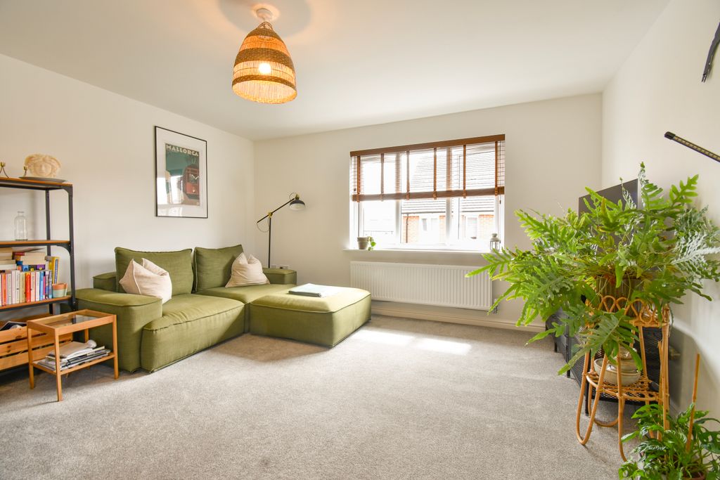 Property photo 3 of 11