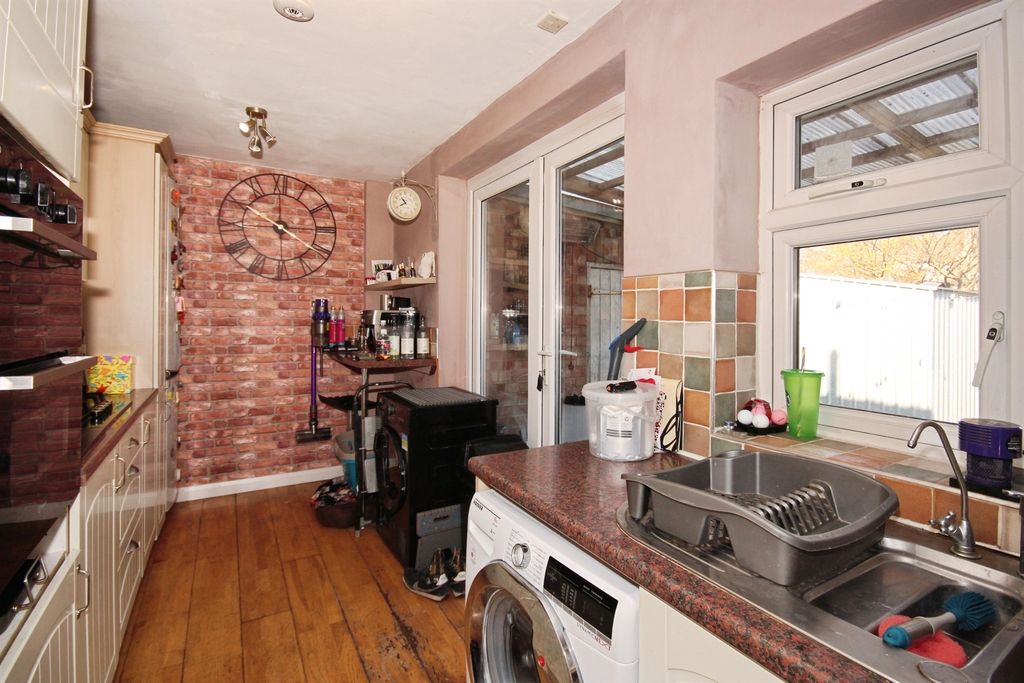 Property photo 3 of 14