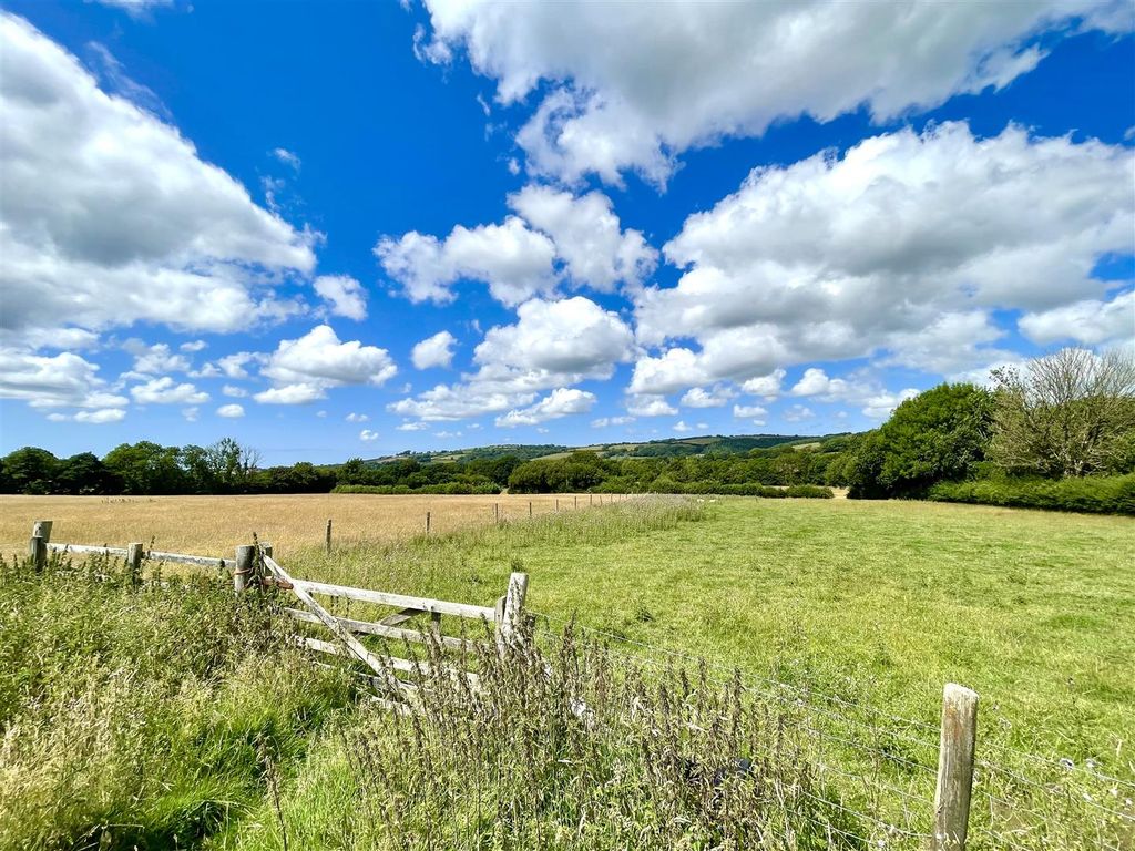 Property photo 3 of 8 Land