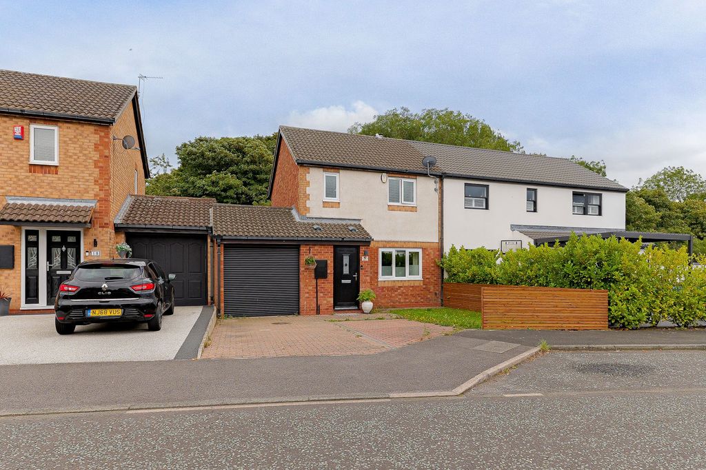 Property photo 1 of 15 External