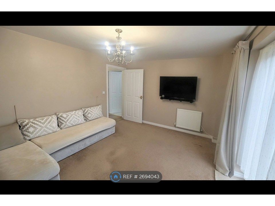 Property photo 3 of 20 Living Room V3