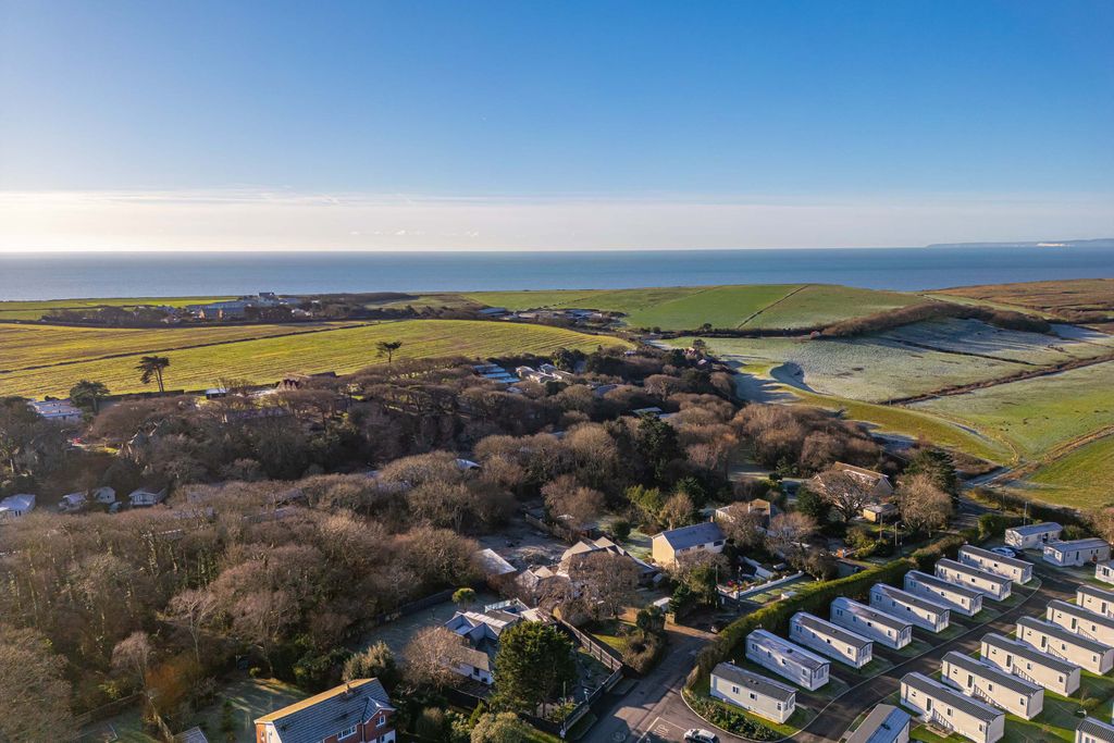 Property photo 2 of 42 Dji_0047