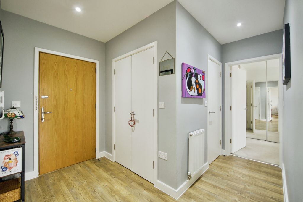 Property photo 3 of 19