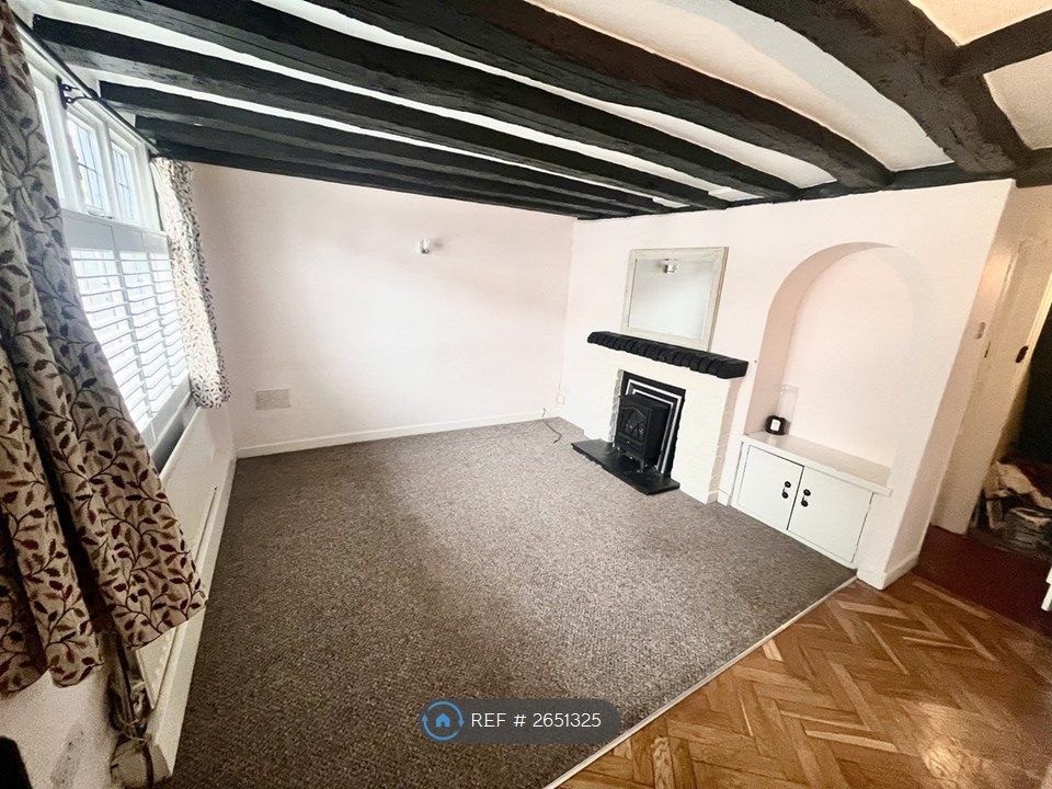 Property photo 2 of 10 Living Room