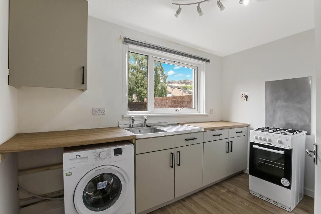 Property photo 3 of 15 Kitchen