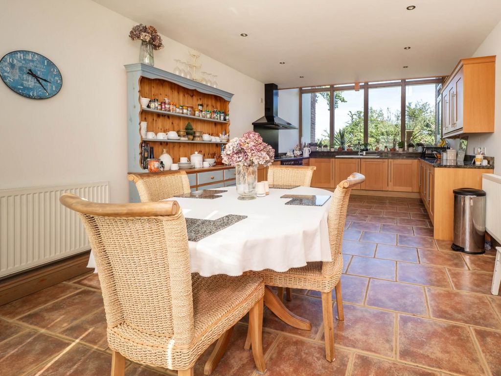 Property photo 2 of 67