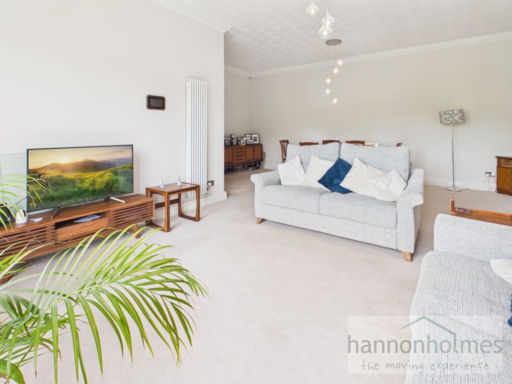 Property photo 2 of 40 Cam05283G0-Pr0199-Still022