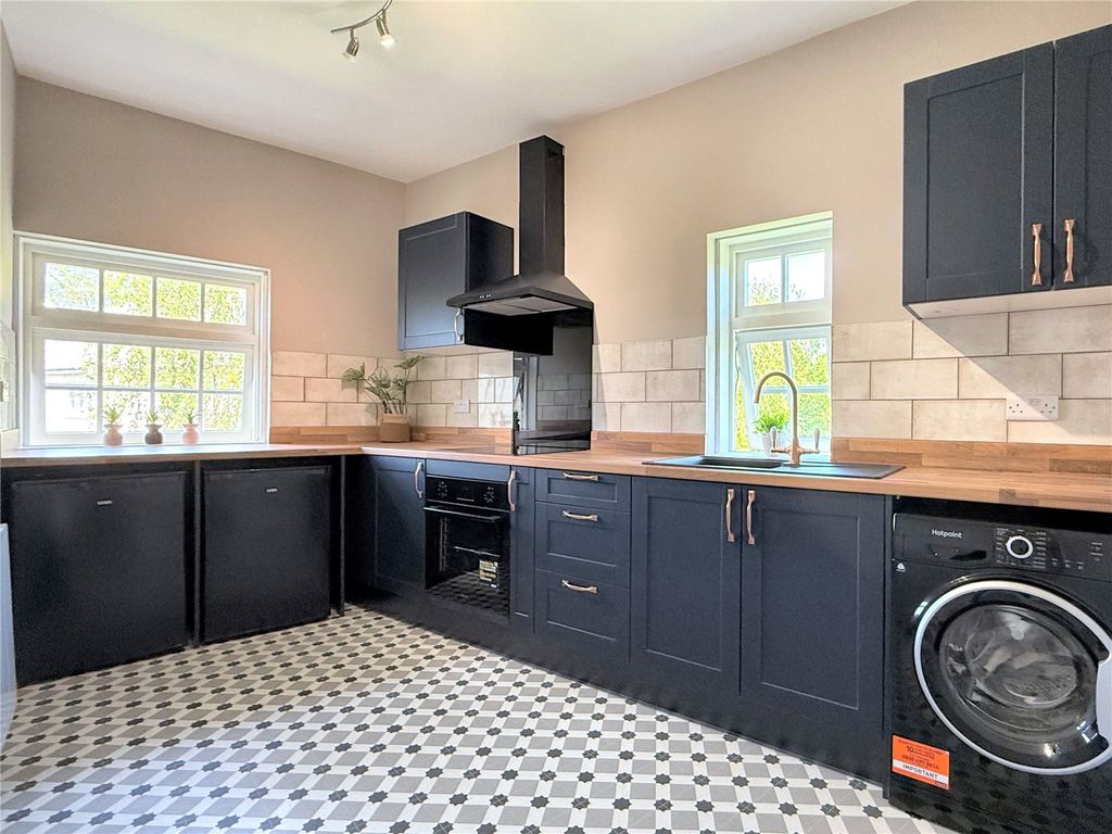 Property photo 2 of 16 Picture No. 06