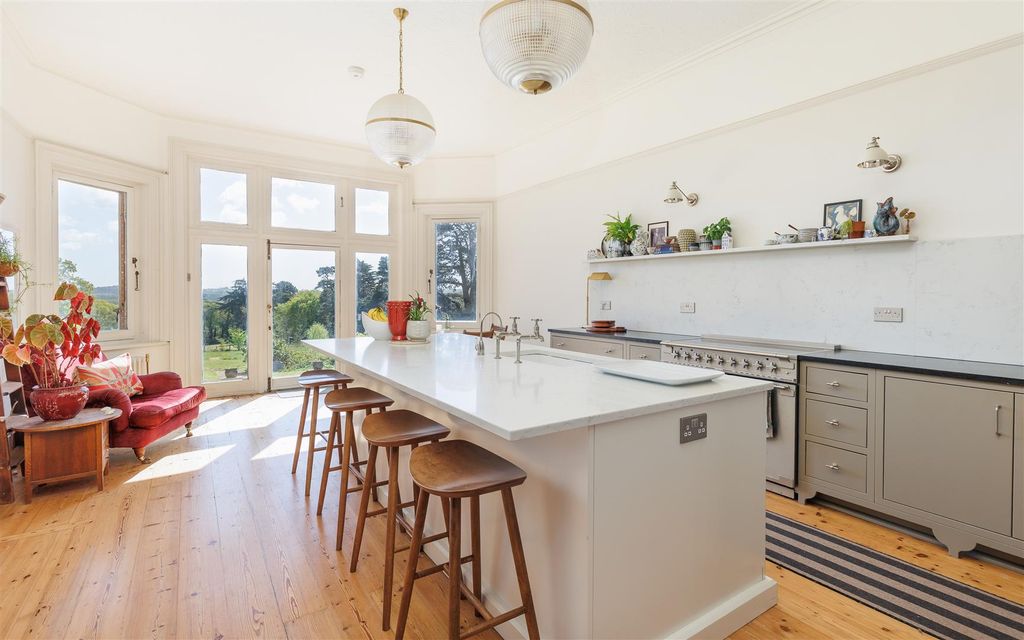 Property photo 1 of 34 Kitchen