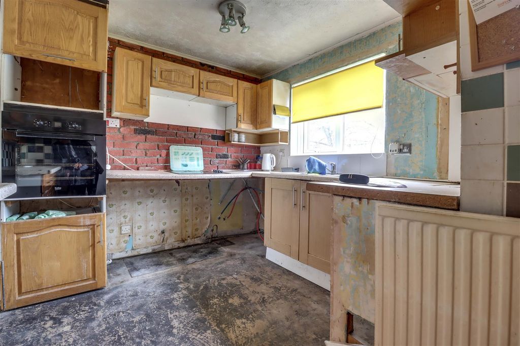 Property photo 2 of 11 8 Lapwing Road.Jpg