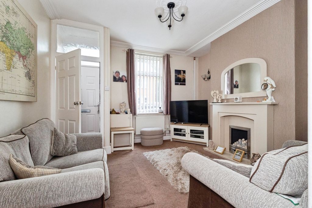 Property photo 2 of 17 Photo